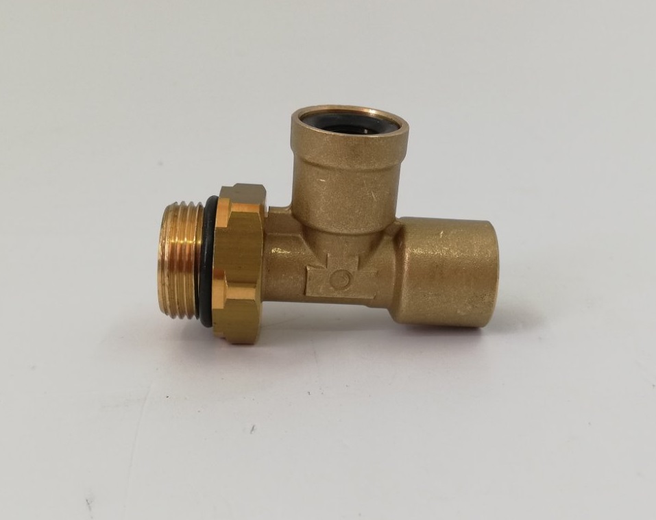 Соединитель тройник M22x1,5-12/12